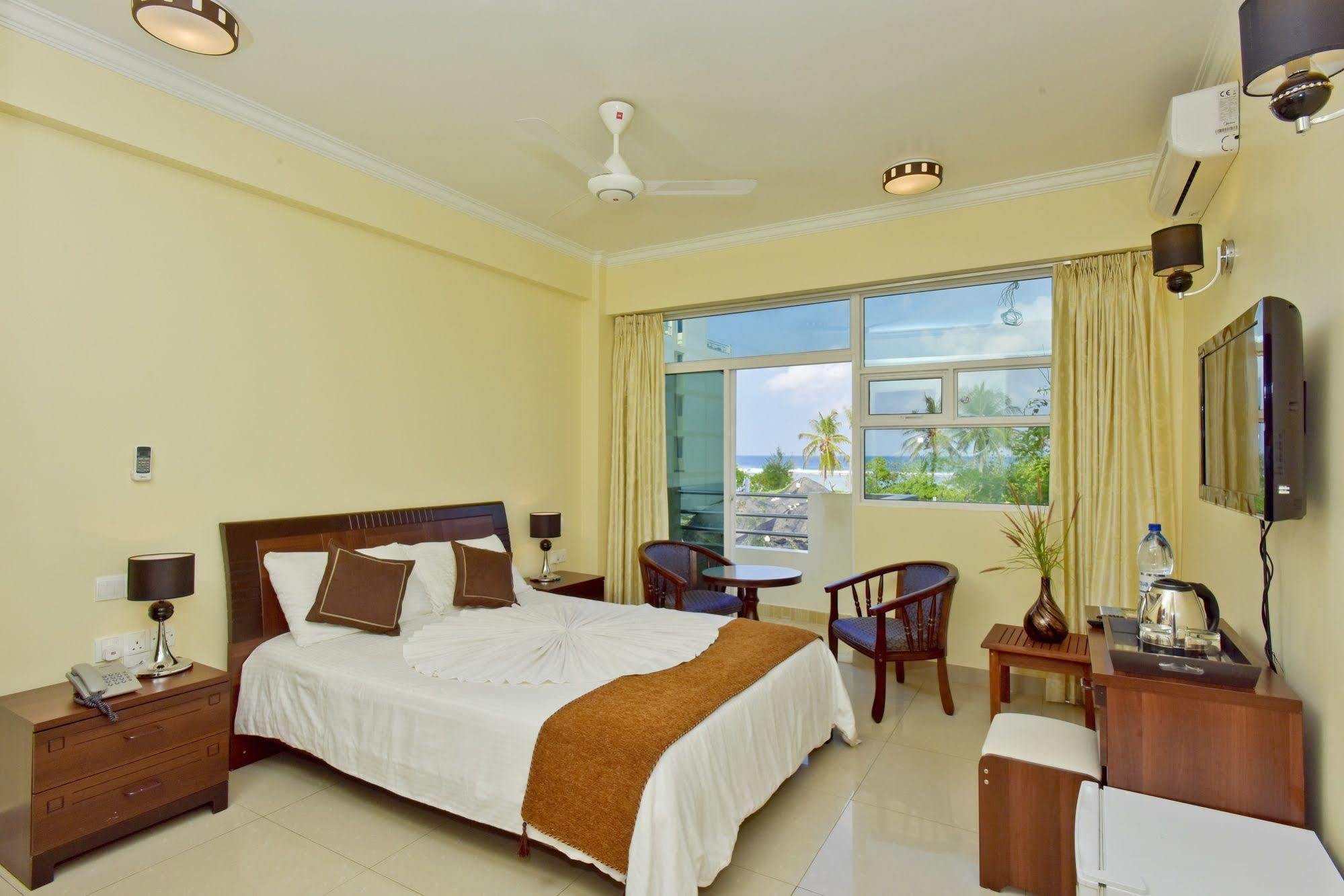 Crystal Beach Inn Malé Dış mekan fotoğraf